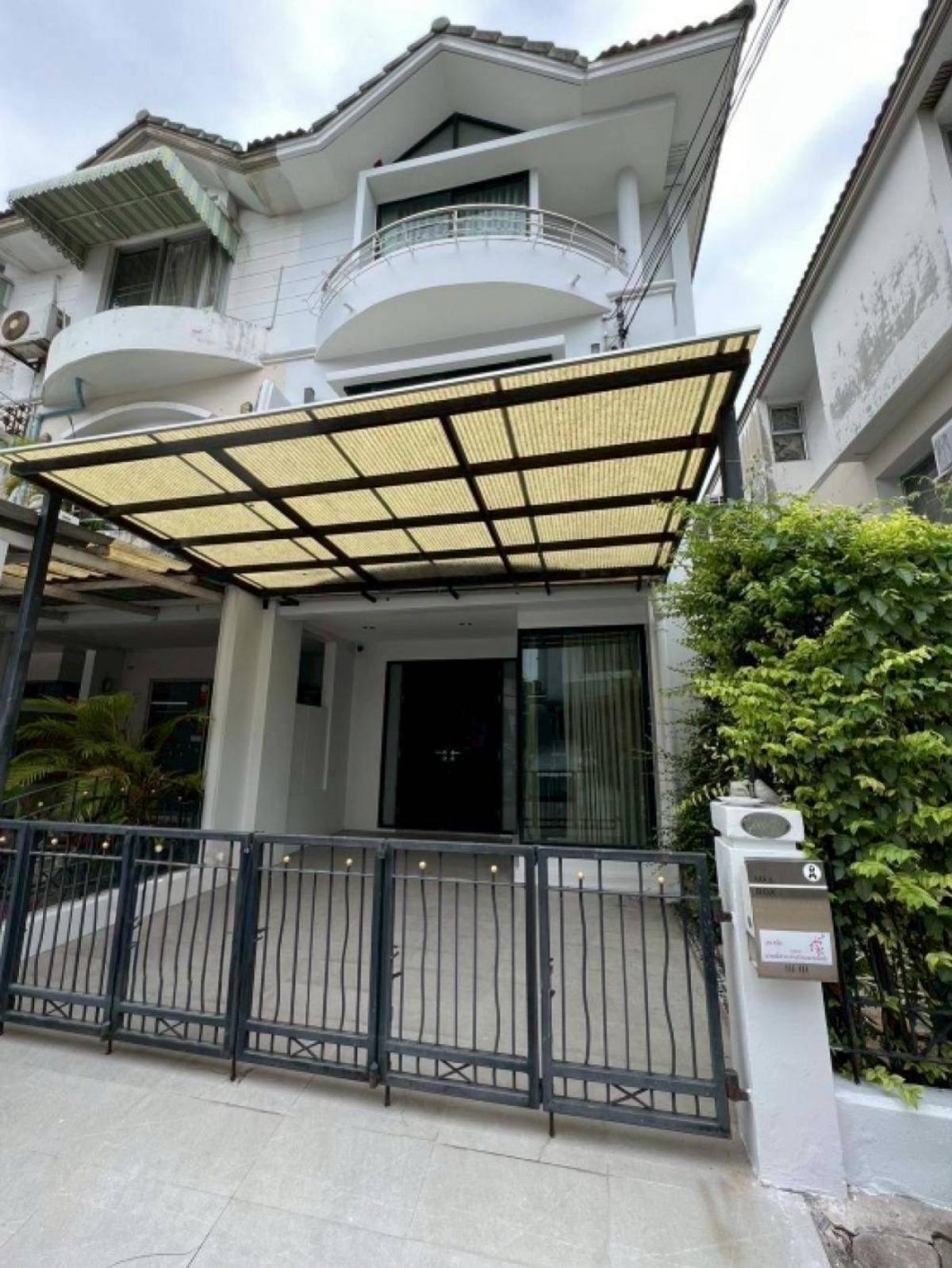 For SaleTownhomeRatchadapisek, Huaikwang, Suttisan : For Sale 3-story townhome, Supalai Ville Ratchadaphisek 32. , Chankasem , Chatuchak , Bangkok , CX-149516