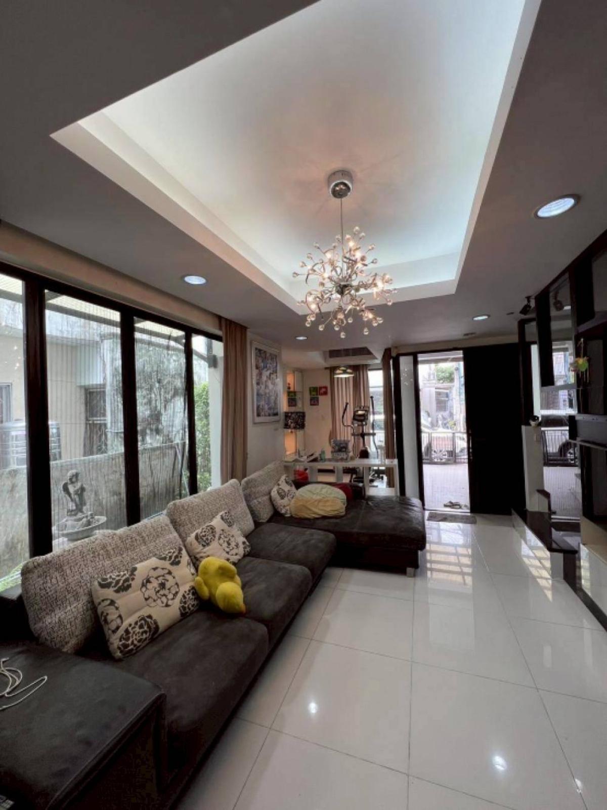 ขายทาวน์โฮมรัชดา ห้วยขวาง : ขายทาวน์โฮม 3 ชั้น หมู่บ้านศุภาลัยวิลล์ รัชดาภิเษก 32  แขวงจันทรเกษม เขต จตุจักร กรุงเทพ CX-149516