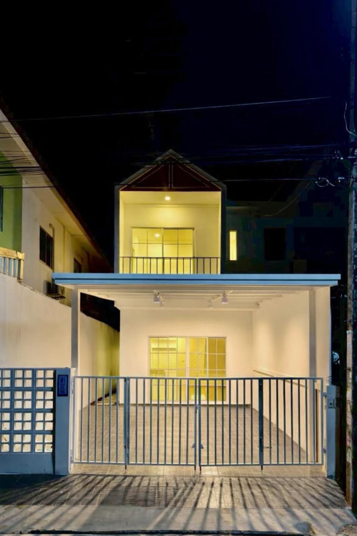 ขายทาวน์โฮมสมุทรปราการ สำโรง : ขายทาวน์เฮ้าส์/ทาวน์โฮม  บ้านรินทิชา เทพารักษ์ รีโนเวทใหม่ แพรกษาใหม่ เมืองสมุทรปราการ สมุทรปราการ CX-149489