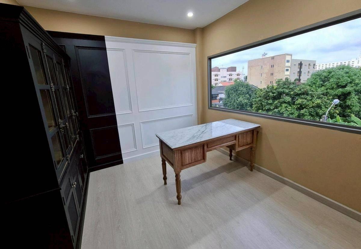 ขายบ้านลาดพร้าว เซ็นทรัลลาดพร้าว : ขายบ้านเดี่ยว 3 ชั้น ลาดพร้าว ซอย 1  จอมพล  เขต จตุจักร กรุงเทพ CX-149437