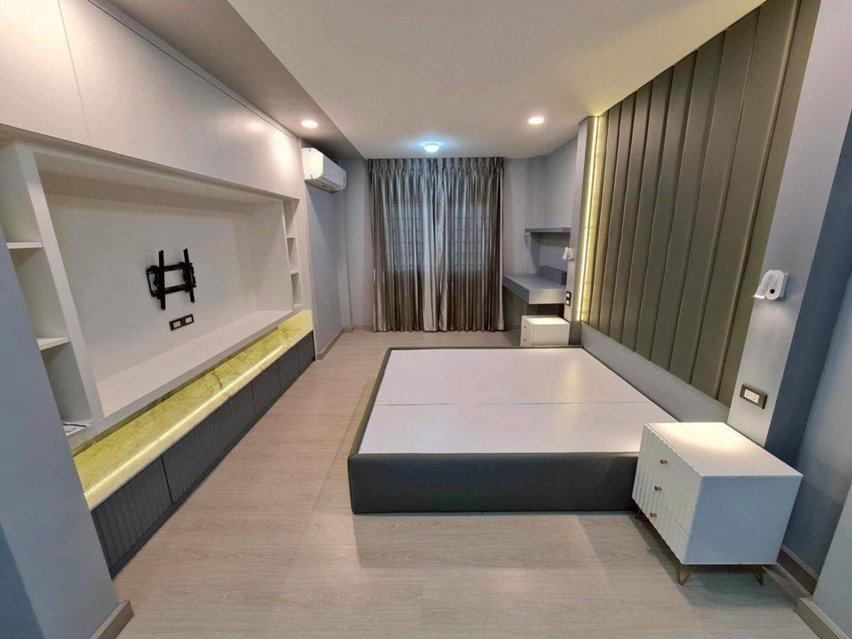 ขายบ้านลาดพร้าว เซ็นทรัลลาดพร้าว : ขายบ้านเดี่ยว 3 ชั้น ลาดพร้าว ซอย 1  จอมพล  เขต จตุจักร กรุงเทพ CX-149437