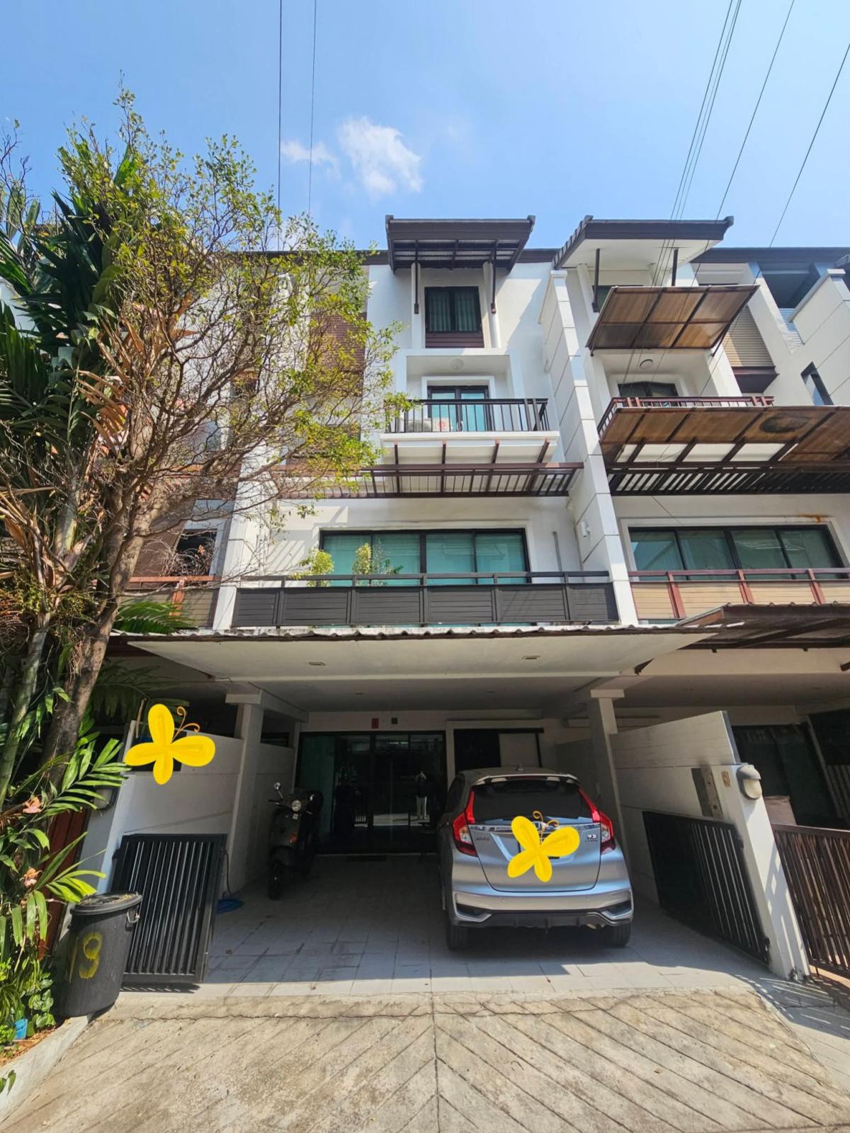 For SaleTownhomeRatchadapisek, Huaikwang, Suttisan : For Sale Four-story home office in Areeya Mandarina Sutthisan Village. , Sam Saen Nok , Huai Khwang , Bangkok , CX-149443