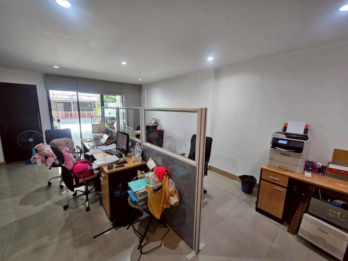 ขายทาวน์โฮมรัชดา ห้วยขวาง : ขายโฮมออฟฟิศ 4 ชั้น หมู่บ้านอารียา แมนดารินา สุทธิสาร  สามเสนนอก เขต ห้วยขวาง กรุงเทพ CX-149443