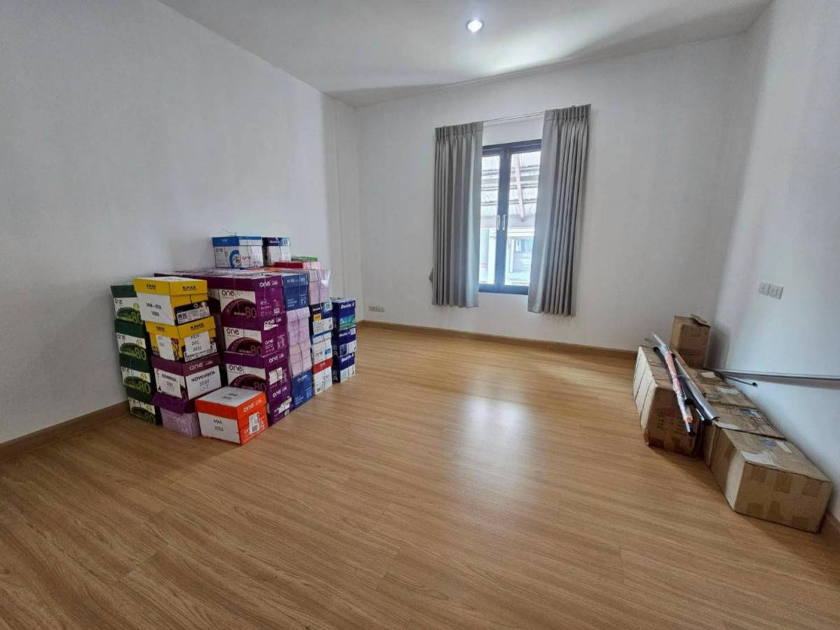 ขายทาวน์โฮมรัชดา ห้วยขวาง : ขายโฮมออฟฟิศ 4 ชั้น หมู่บ้านอารียา แมนดารินา สุทธิสาร  สามเสนนอก เขต ห้วยขวาง กรุงเทพ CX-149443