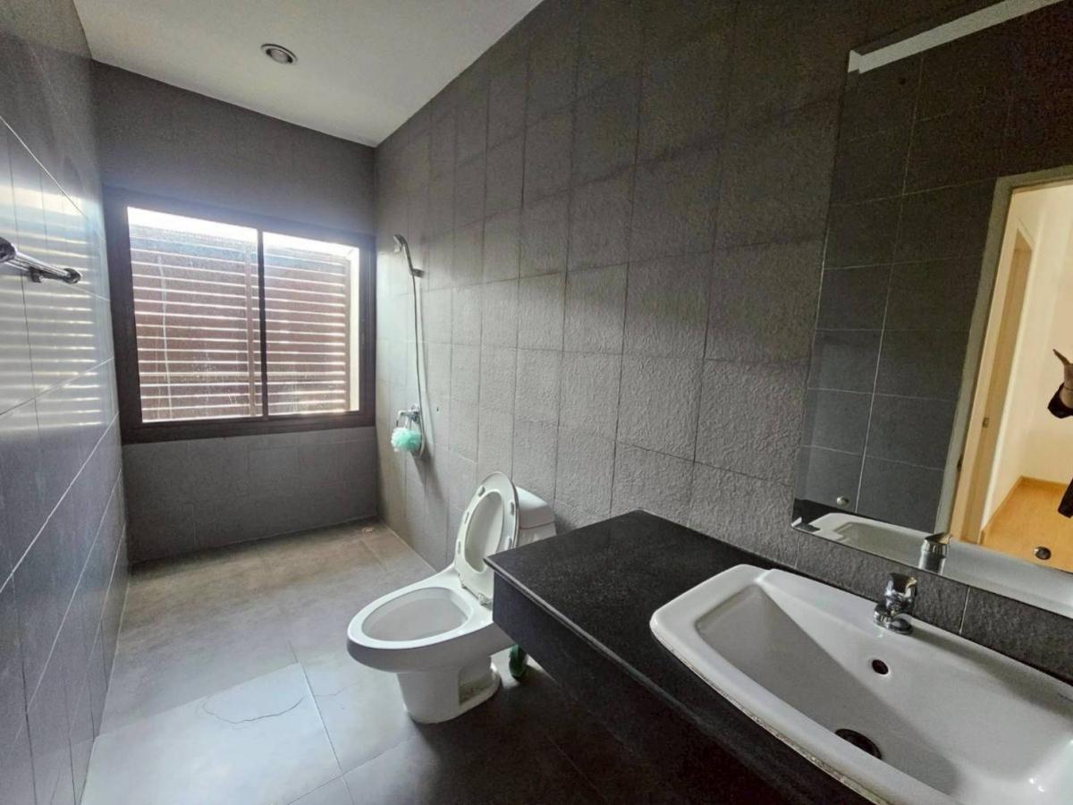 ขายทาวน์โฮมรัชดา ห้วยขวาง : ขายโฮมออฟฟิศ 4 ชั้น หมู่บ้านอารียา แมนดารินา สุทธิสาร  สามเสนนอก เขต ห้วยขวาง กรุงเทพ CX-149443