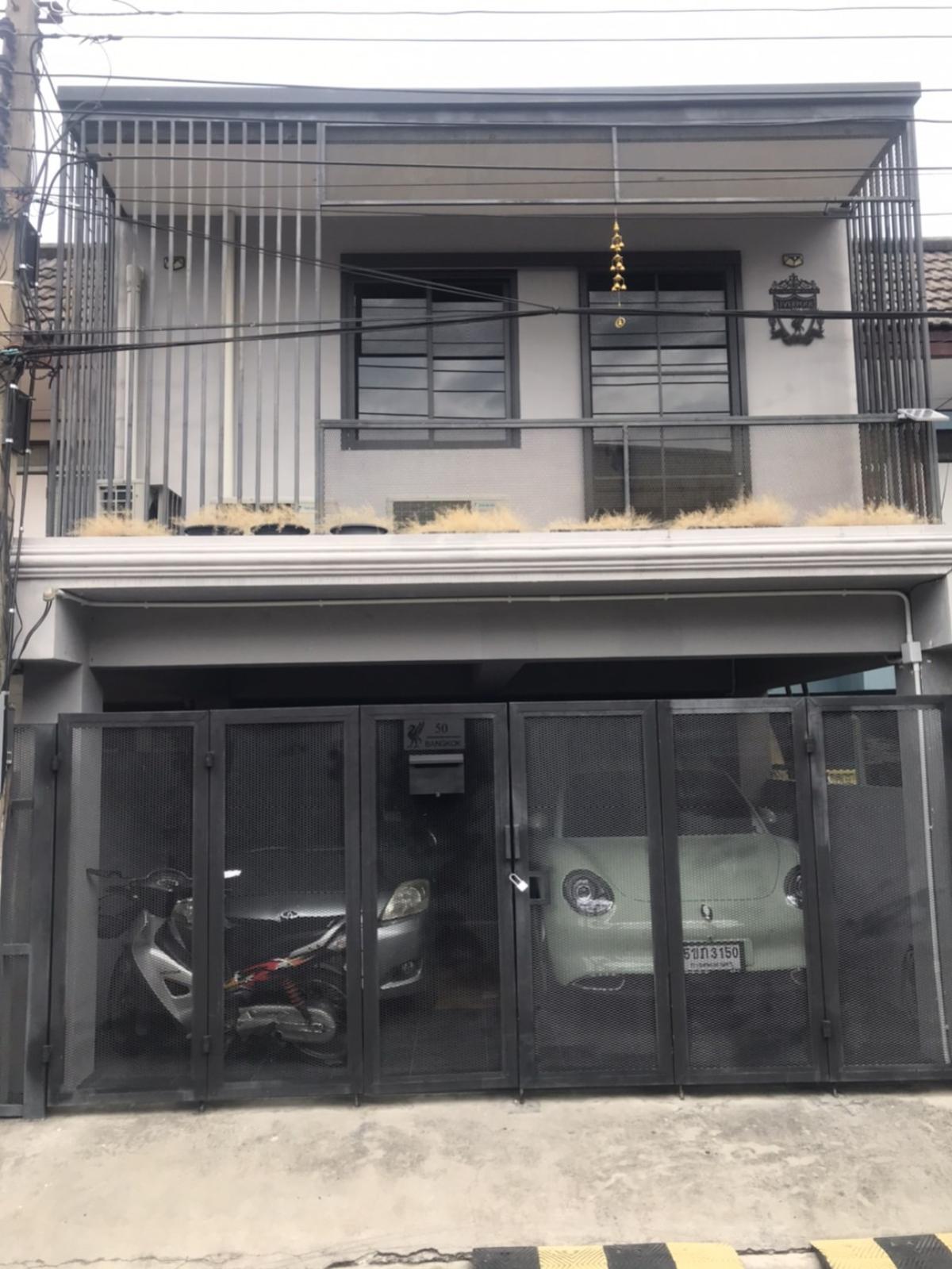 For SaleTownhomeChokchai 4, Ladprao 71, Ladprao 48, : For Sale Townhouse in chokchai 4 , wide frontage , newly renovated , Lat Phrao , Lat Phrao , Bangkok , CX-149470