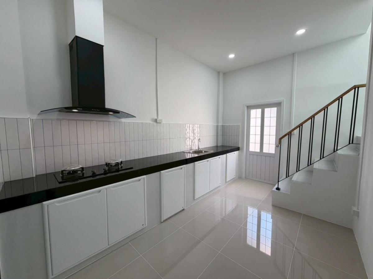 ขายอาคารพาณิชย์นนทบุรี บางใหญ่ บางบัวทอง : ขายอาคารพาณิชย์ 3 ชั้น ,ซอยนนทบุรี 46 รีโนเวทใหม่ ท่าทราย เมืองนนทบุรี นนทบุรี CX-149411