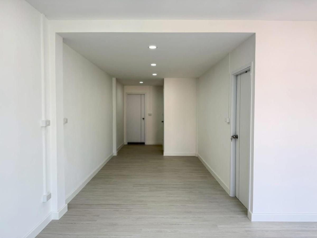 ขายอาคารพาณิชย์นนทบุรี บางใหญ่ บางบัวทอง : ขายอาคารพาณิชย์ 3 ชั้น ,ซอยนนทบุรี 46 รีโนเวทใหม่ ท่าทราย เมืองนนทบุรี นนทบุรี CX-149411