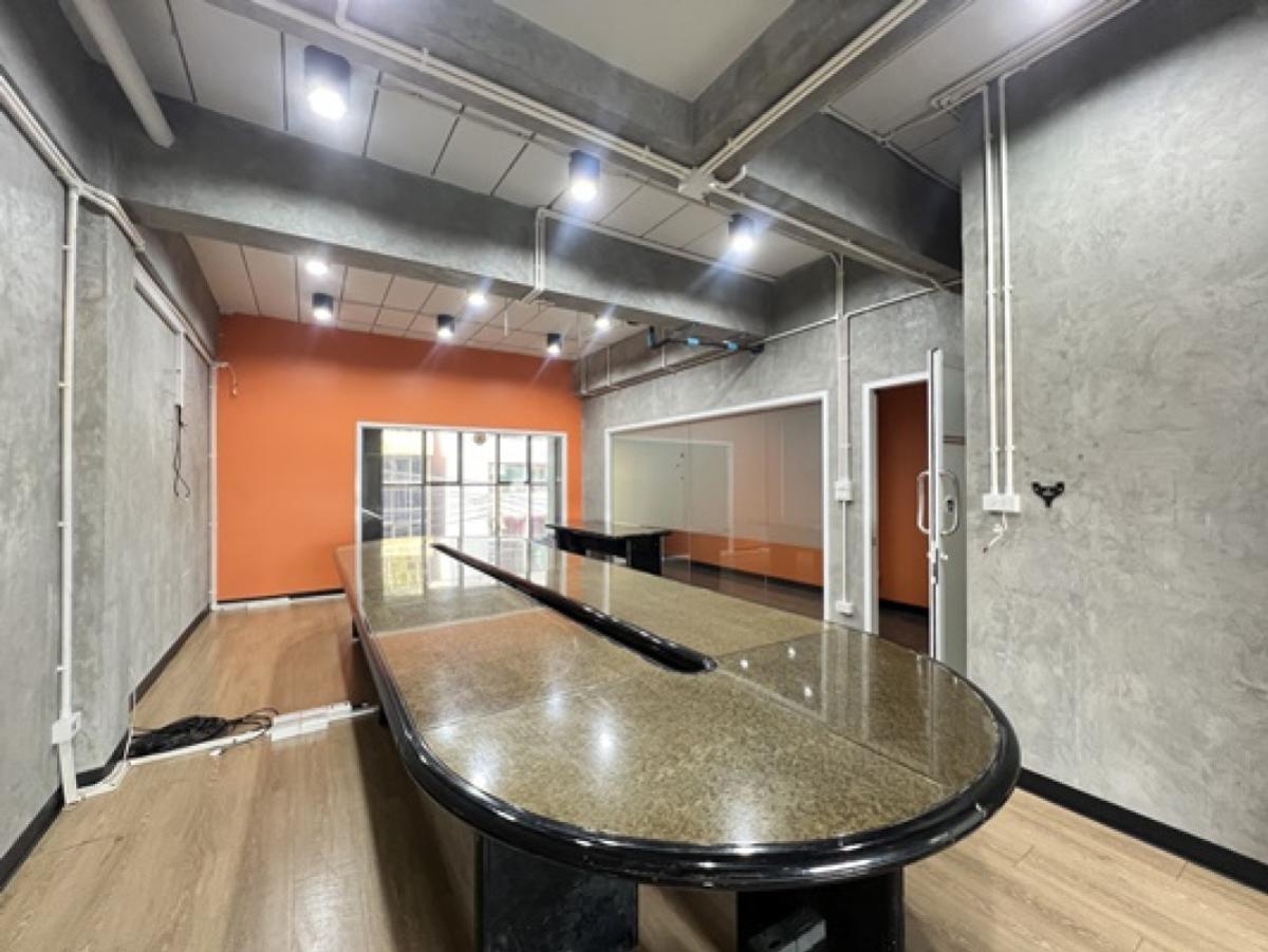 For SaleHome OfficeKaset Nawamin,Ladplakao : For Sale Office for sale in Nuanchan area, near the expressway and Pink Line BTS (Ramintra 40). , corner unit , newly renovated , Nuan Chan , Bung Kum , Bangkok , CX-149241