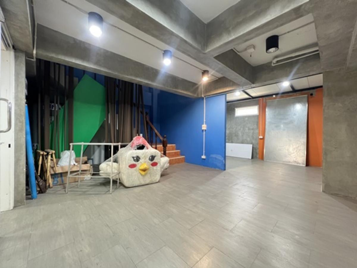 For SaleHome OfficeKaset Nawamin,Ladplakao : For Sale Office for sale in Nuanchan area, near the expressway and Pink Line BTS (Ramintra 40). , corner unit , newly renovated , Nuan Chan , Bung Kum , Bangkok , CX-149241