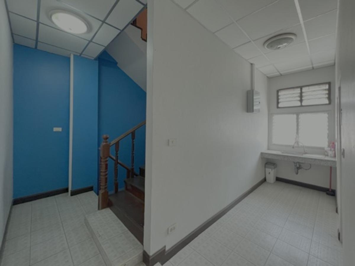For SaleHome OfficeKaset Nawamin,Ladplakao : For Sale Office for sale in Nuanchan area, near the expressway and Pink Line BTS (Ramintra 40). , corner unit , newly renovated , Nuan Chan , Bung Kum , Bangkok , CX-149241