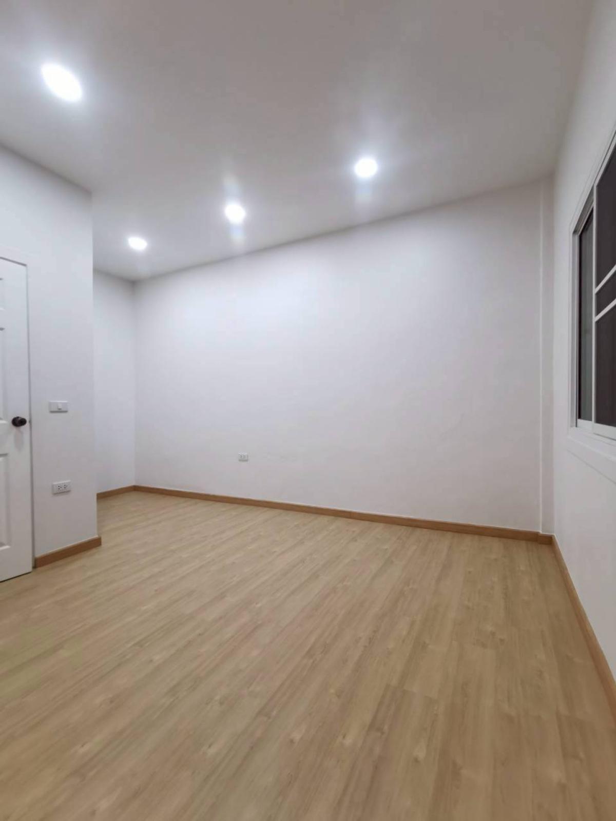 ขายทาวน์โฮมรัชดา ห้วยขวาง : ขายทาวน์เฮ้าส์/ทาวน์โฮม  อยู่เจริญ อินทามระ 40 รัชดาภิเษก เขต ห้วยขวาง กรุงเทพ CX-149199