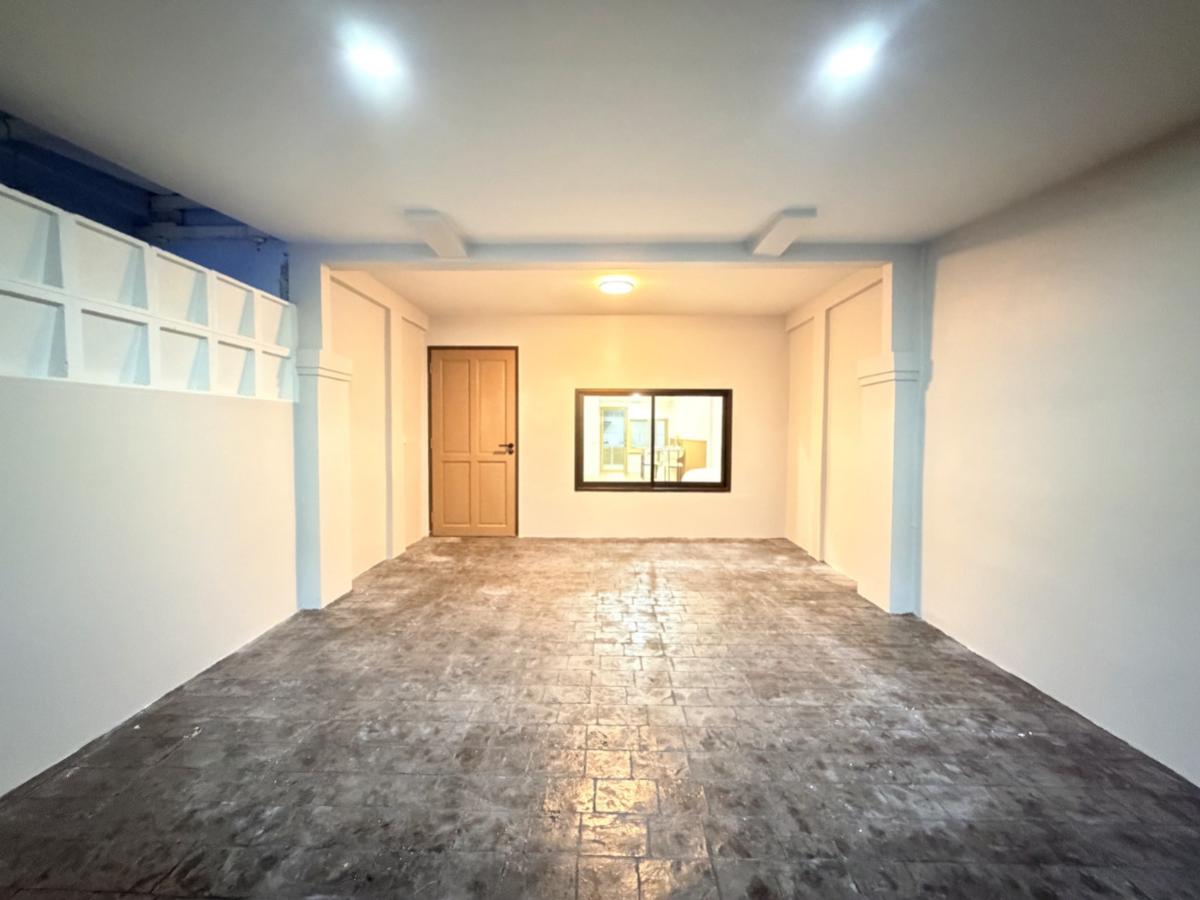 ขายทาวน์โฮมโชคชัย4 ลาดพร้าว71 : ขายทาวน์โฮมลาดพร้าว 87 แยก 8 รีโนเวทใหม่ คลองเจ้าคุณสิงห์ เขต วังทองหลาง กรุงเทพ CX-149170