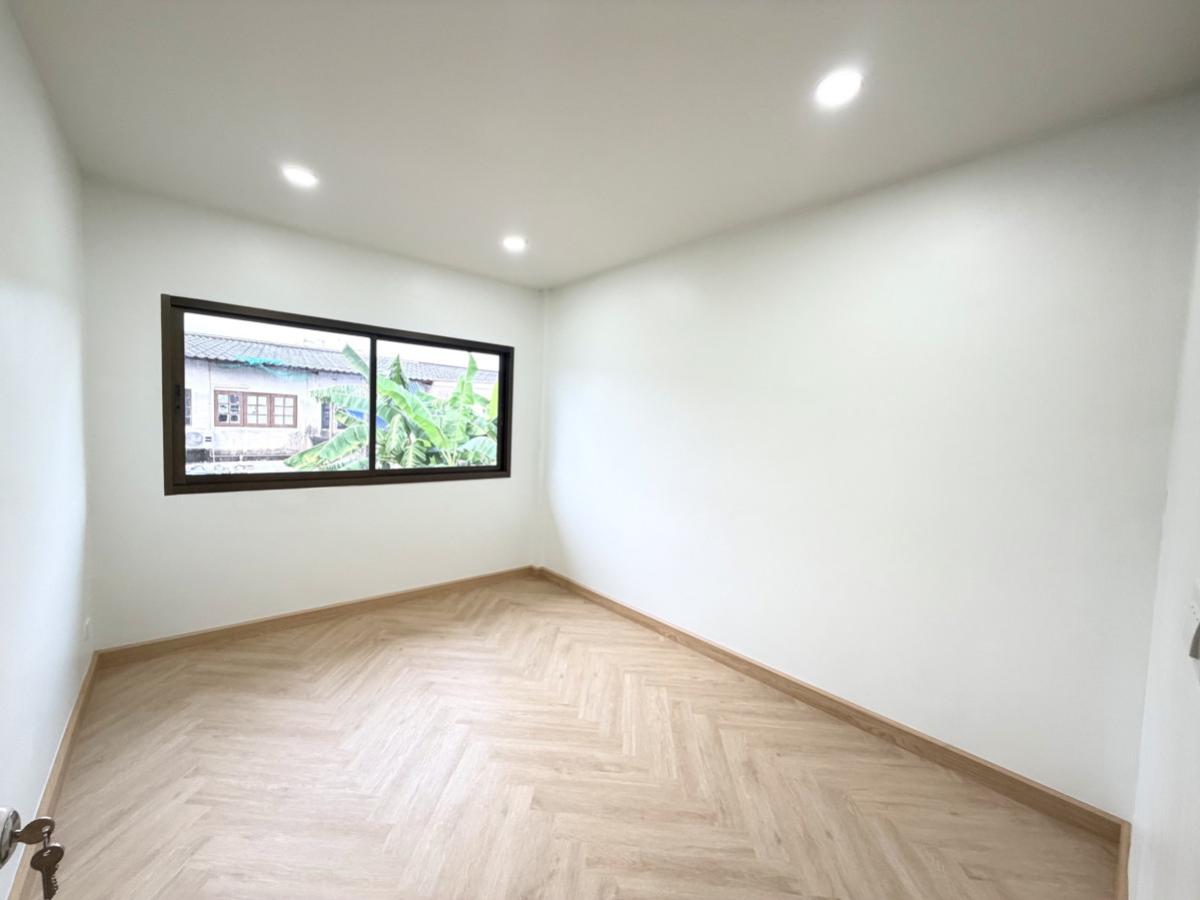 ขายทาวน์โฮมโชคชัย4 ลาดพร้าว71 : ขายทาวน์โฮมลาดพร้าว 87 แยก 8 รีโนเวทใหม่ คลองเจ้าคุณสิงห์ เขต วังทองหลาง กรุงเทพ CX-149170