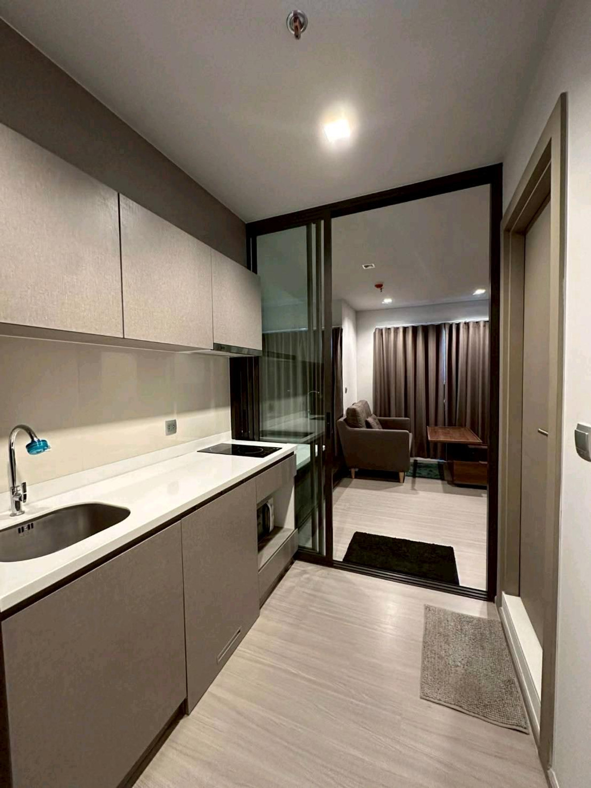 For RentCondoRama9, Petchburi, RCA : MRT.. RAMA9