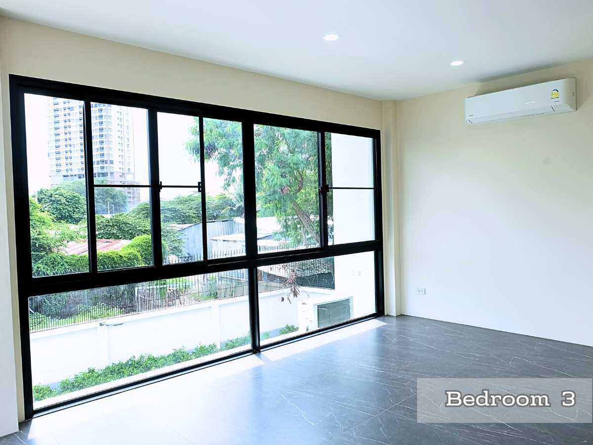 For SaleHousePattaya, Bangsaen, Chonburi : Casaluna Mesto 💰 Special price 🔴 19,000,000 baht (usually 24,000,000 baht) ✅ New house, never occupied. On the best location Only 900 meters from Central Chonburi.