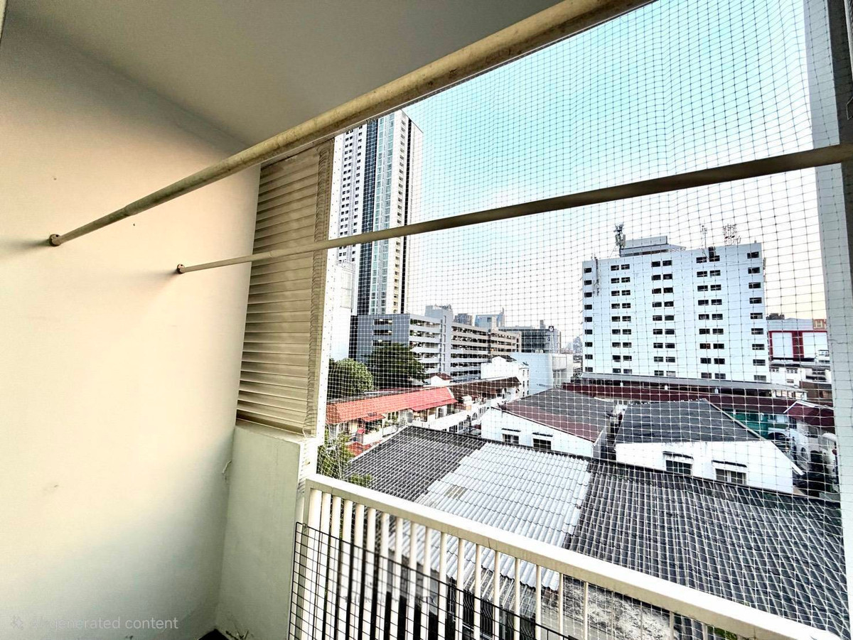 For RentCondoRama9, Petchburi, RCA : For rent, A space Asoke-Ratchada, 35 sq m, Rama 9, near SWU Prasarnmit, only 1 station.