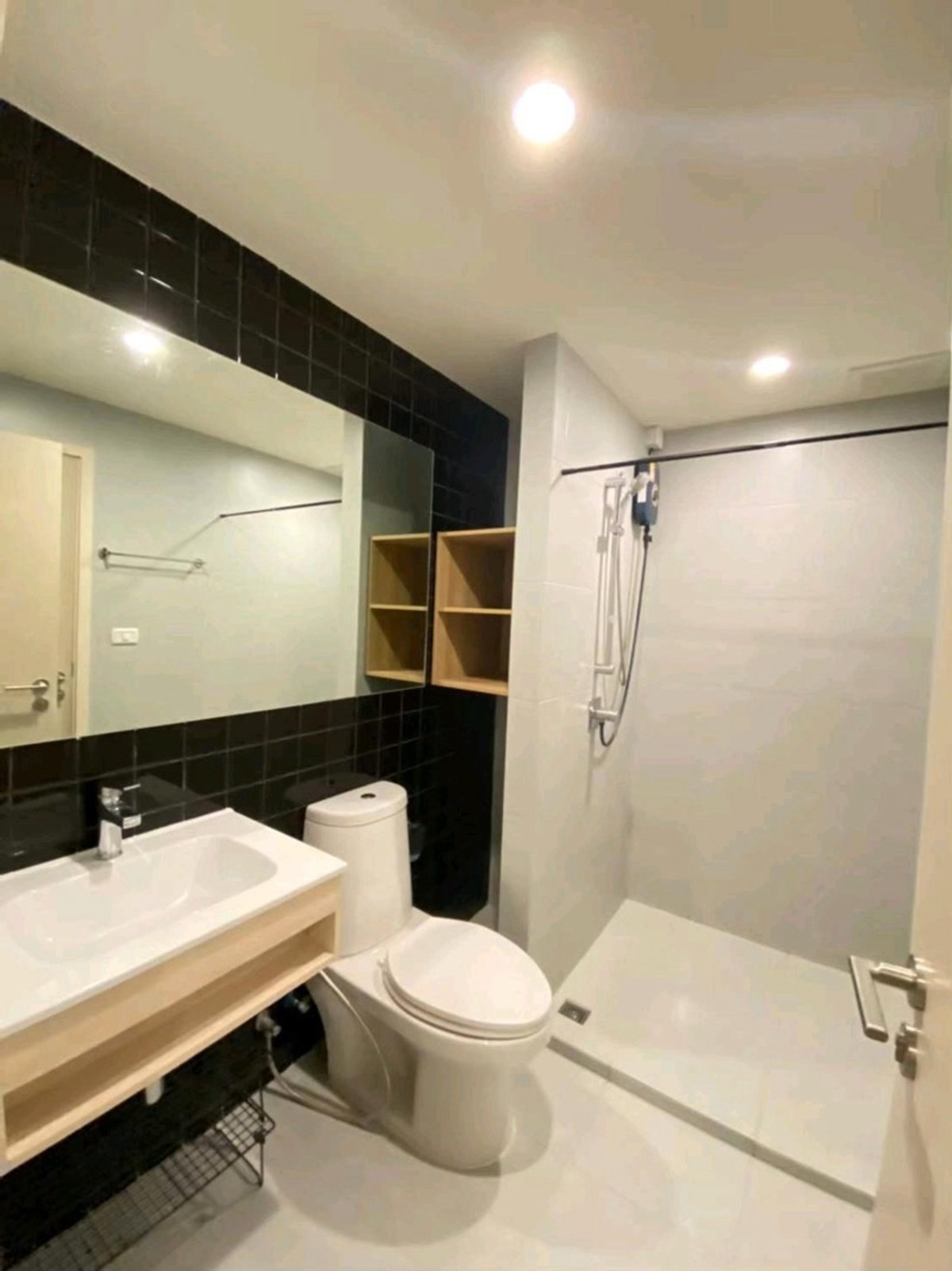 ให้เช่าคอนโดแจ้งวัฒนะ เมืองทอง : 📍โครงการ : NUE Noble Chaengwattana 
🚝 ใกล้ : MRT สถานีเมืองทองธานี 100 เมตร
💵 ราคาเช่า : 10,000 บาท/เดือน