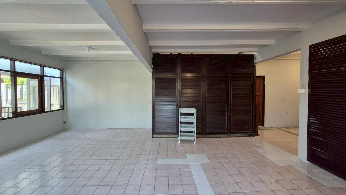 ให้เช่าบ้านเสรีไทย-นิด้า : ให้เช่าบ้านเดี่ยว 2 ชั้น เสรีไทย 57 - มีสวนข้างบ้านขนาดใหญ่