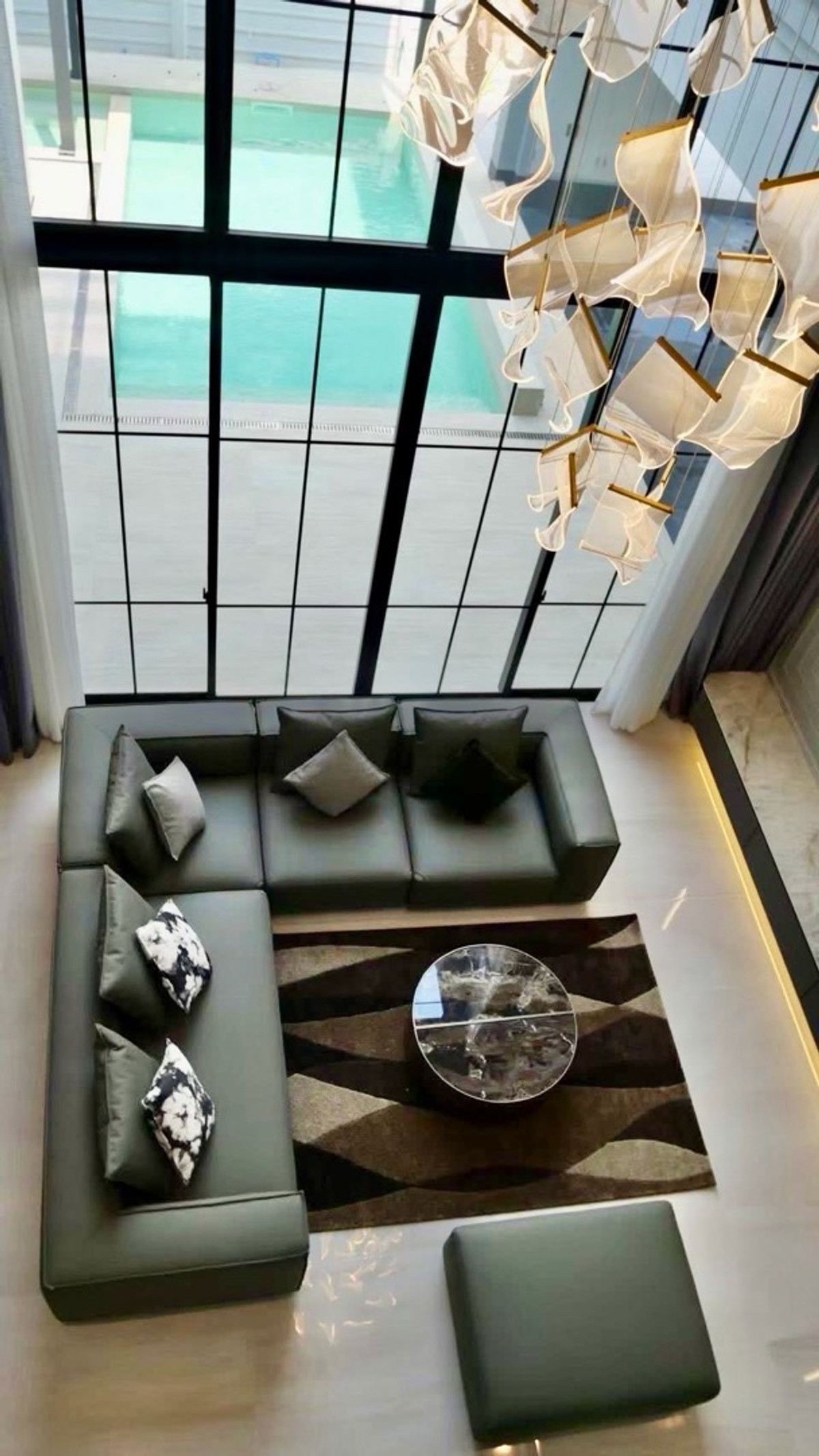 ให้เช่าบ้านพัฒนาการ ศรีนครินทร์ : ให้เช่าบ้านเดี่ยวหรู พร้อมสระว่ายน้ำส่วนตัวและลิฟต์ ย่านกรุงเทพกรีฑา บ้านใหม่ ใกล้โรงเรียนนานาชาติ