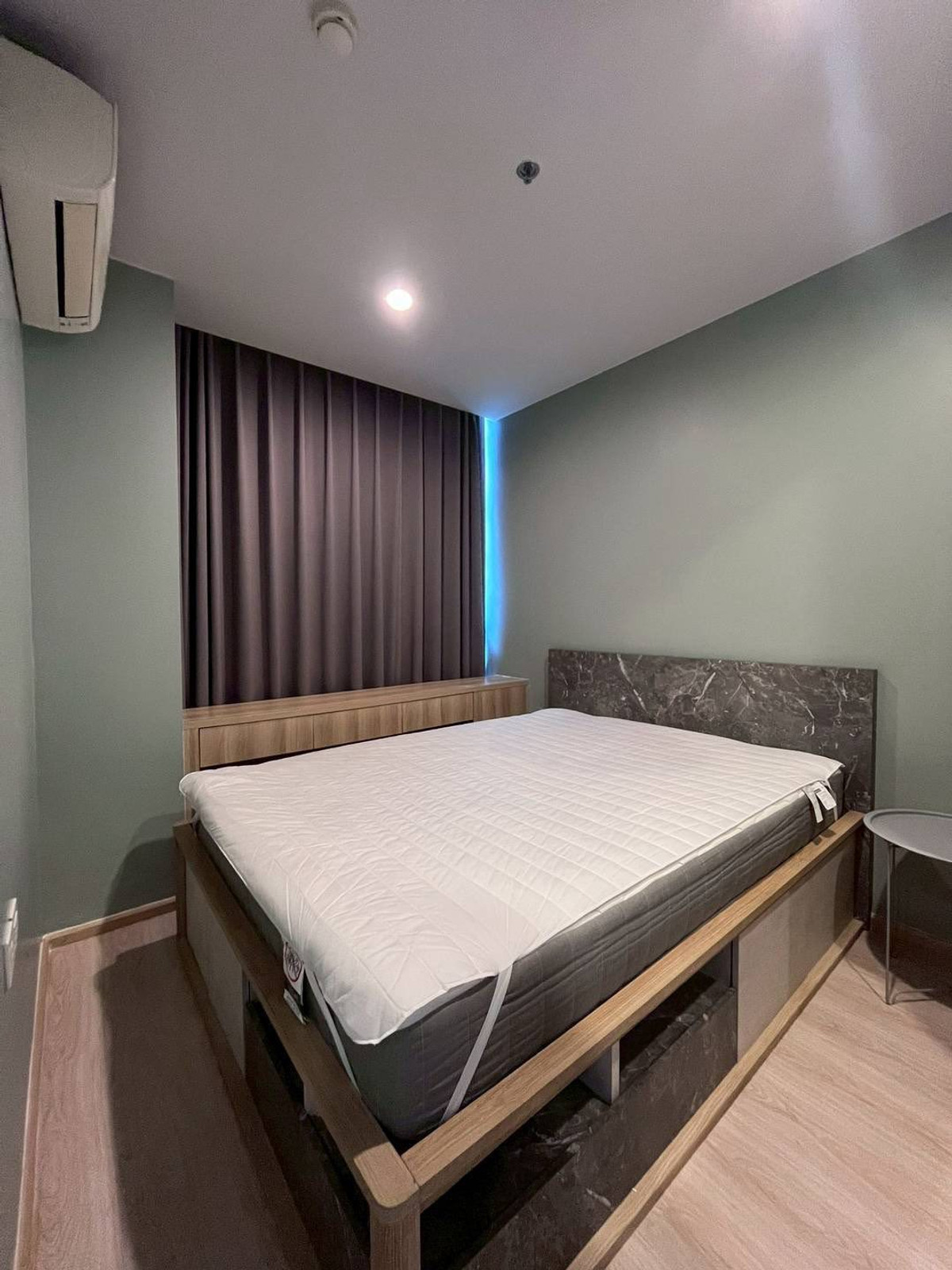 For RentCondoRatchadapisek, Huaikwang, Suttisan : 📍 For rent/sale Noble Revolve Ratchada | 1 separate bedroom, pool view, 7th floor, near MRT.