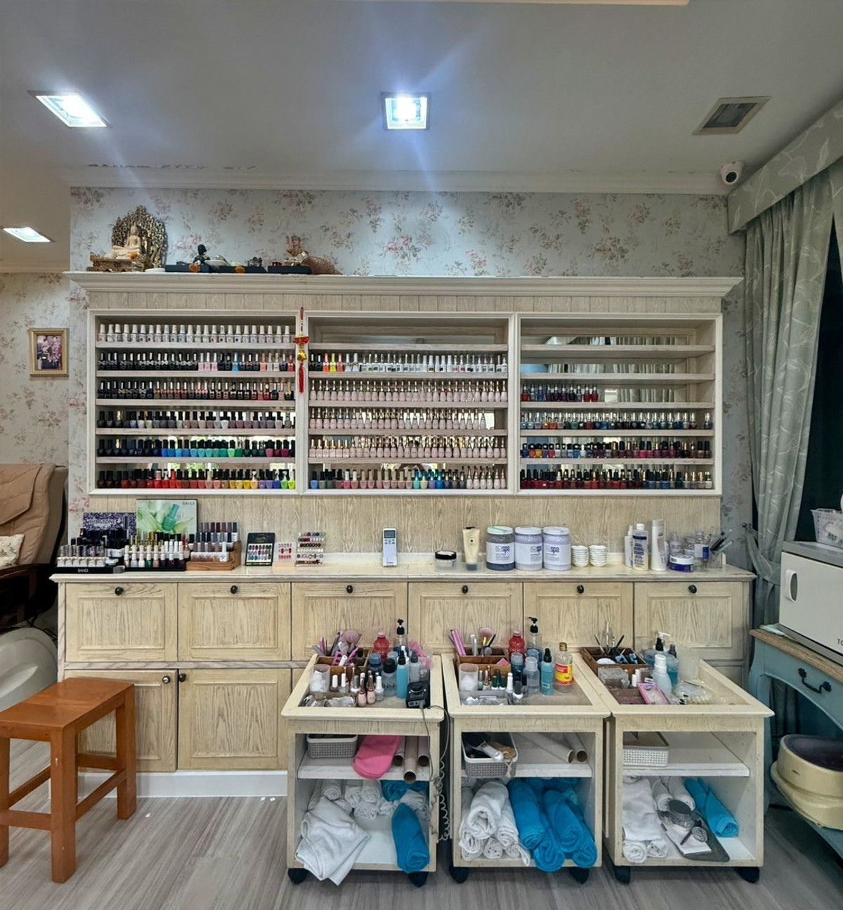 เซ้งร้านค้า/ตลาดนัดปิ่นเกล้า จรัญสนิทวงศ์ : เซ้งร้านทำเล็บ + สปา-นวด ราชพฤกษ์ เปิดมา 9 ปี ลูกค้าประจำแน่น  ในโครงการ Food Villa ราชพฤกษ์