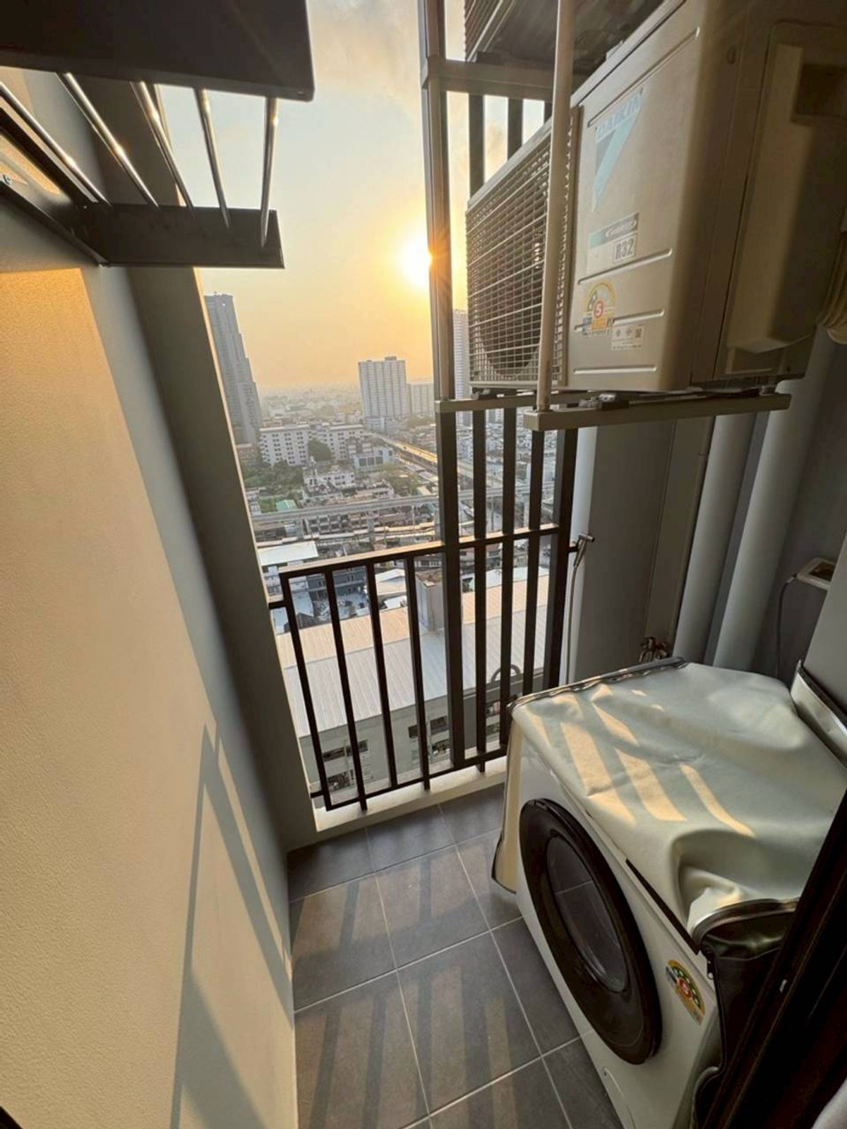 ให้เช่าคอนโดเสรีไทย-นิด้า : ✅ IDRL133 ✅ Line : @p2nproperty