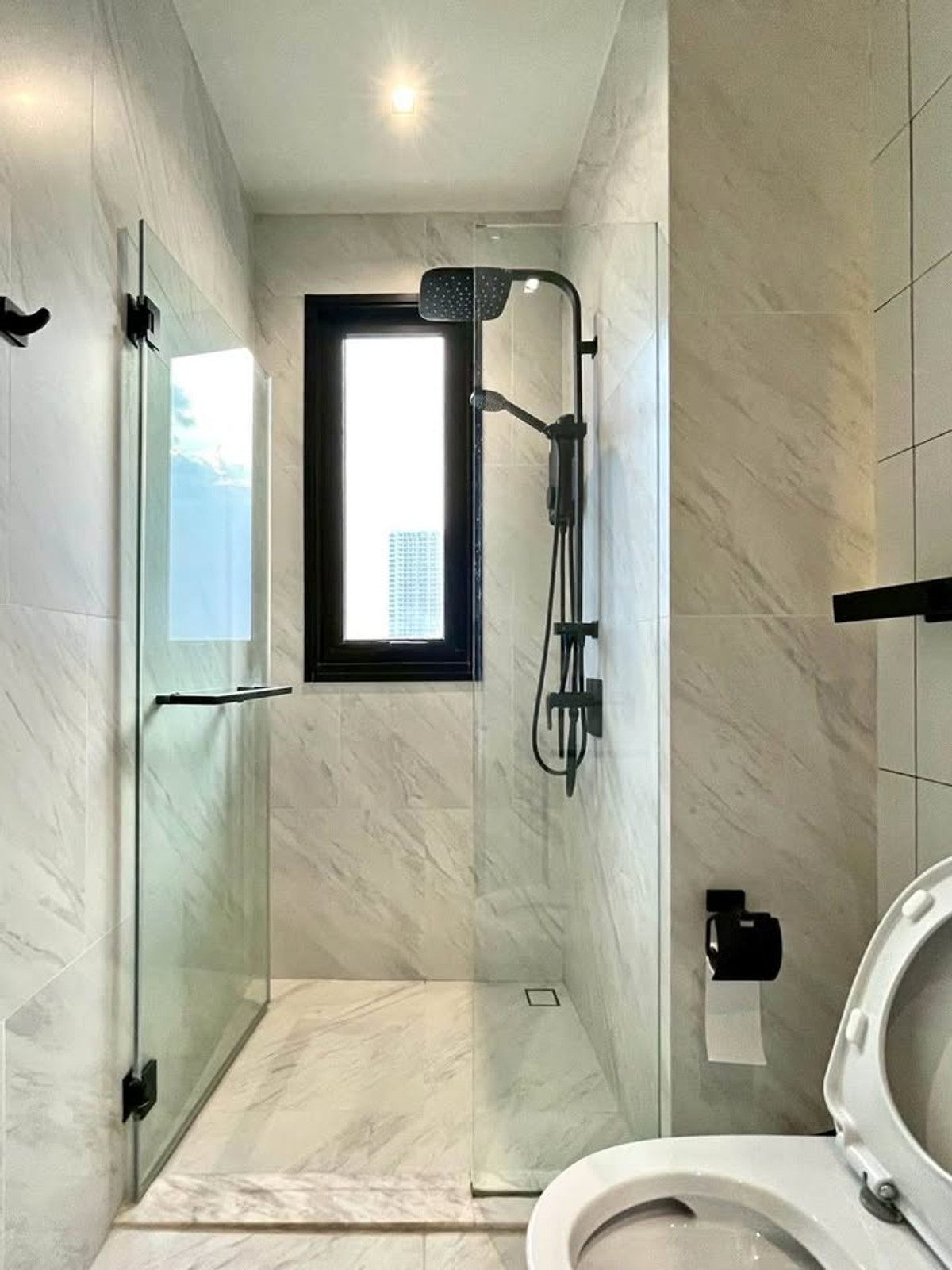 For RentCondoWongwianyai, Charoennakor : For rent: Chapter Charoennakhon - Riverside, good price! 2 bedrooms, river view, near BTS Krung Thonburi, fully furnished, high floor.