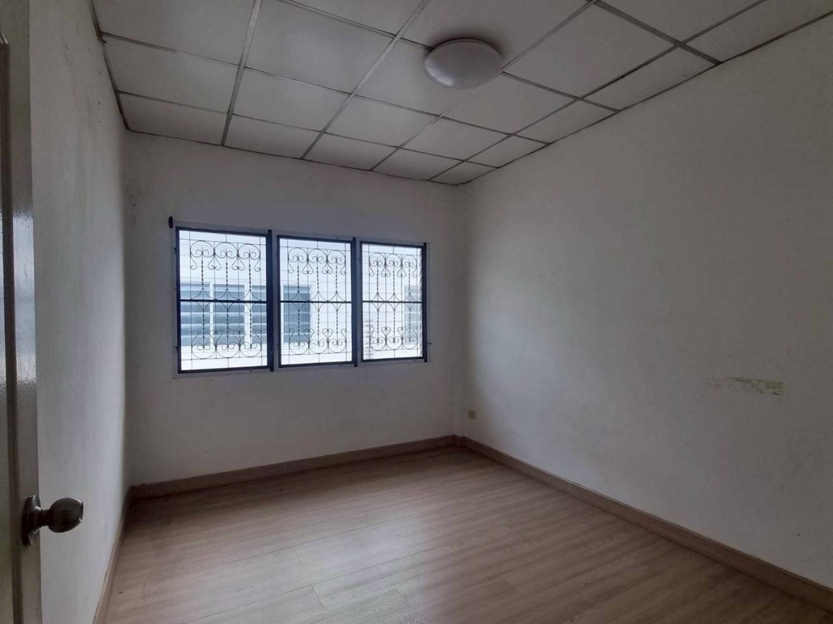 ให้เช่าทาวน์โฮมนนทบุรี บางใหญ่ บางบัวทอง : ให้เช่าทาวน์เฮาส์ 2 ชั้น หมู่บ้านเปี่ยมสุข