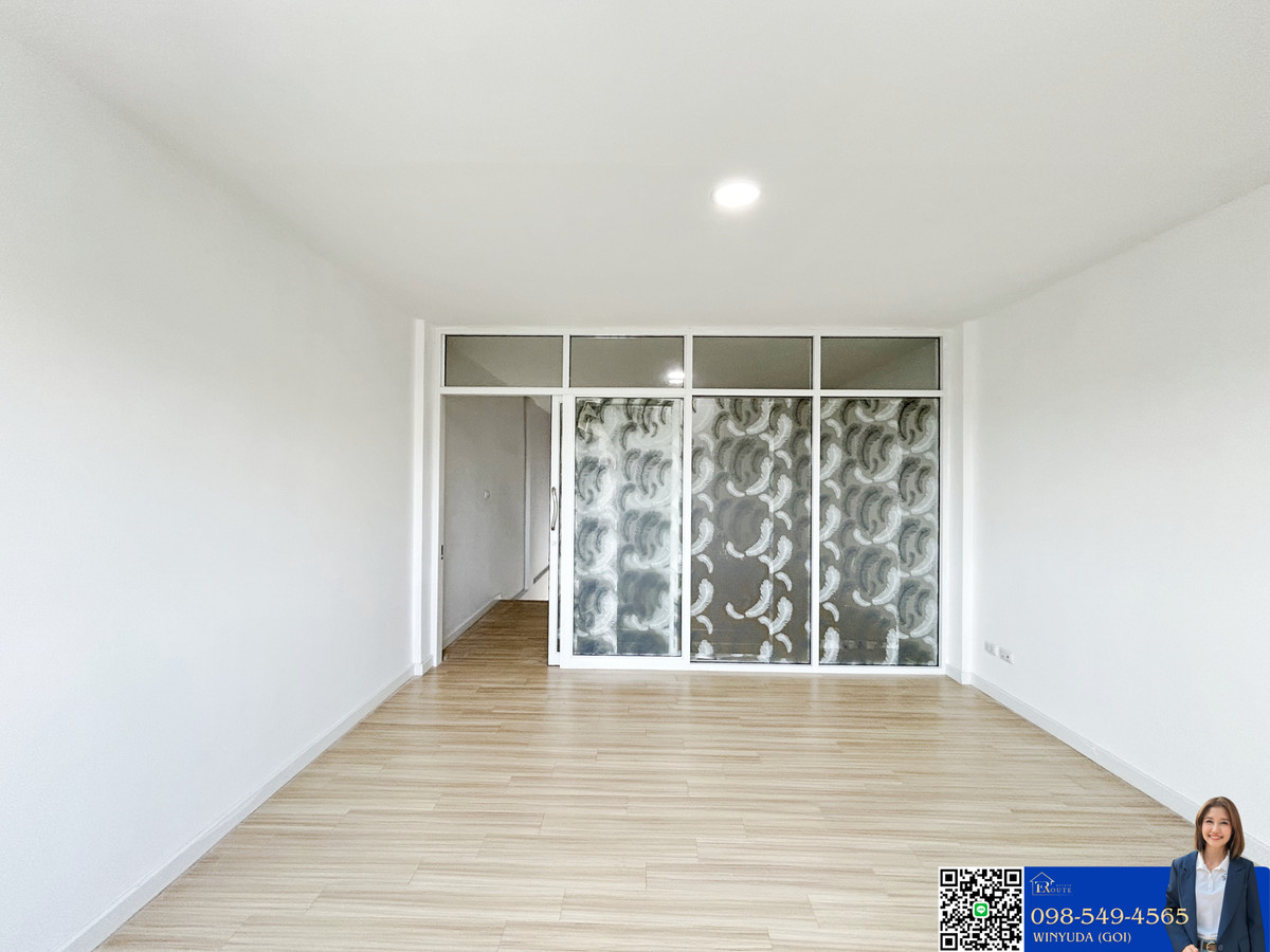 ขายอาคารพาณิชย์แจ้งวัฒนะ เมืองทอง : โฮมออฟฟิศ 3.5 ชั้น เมทโทร บิซทาวน์ แจ้งวัฒนะ 2 ติดถนนหอการค้าไทย อาคารพักอาศัยและทำธุรกิจ ร้านค้า