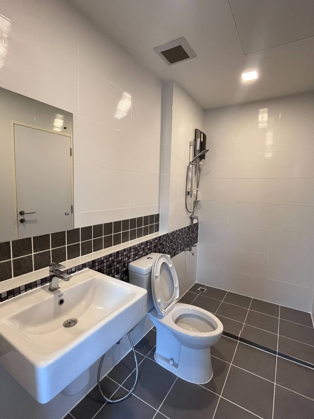 For RentTownhomeRathburana, Suksawat : Townhome for rent, Siri Place Suksawat - Rama 3, near Bangmod Hospital, only 7 minutes.