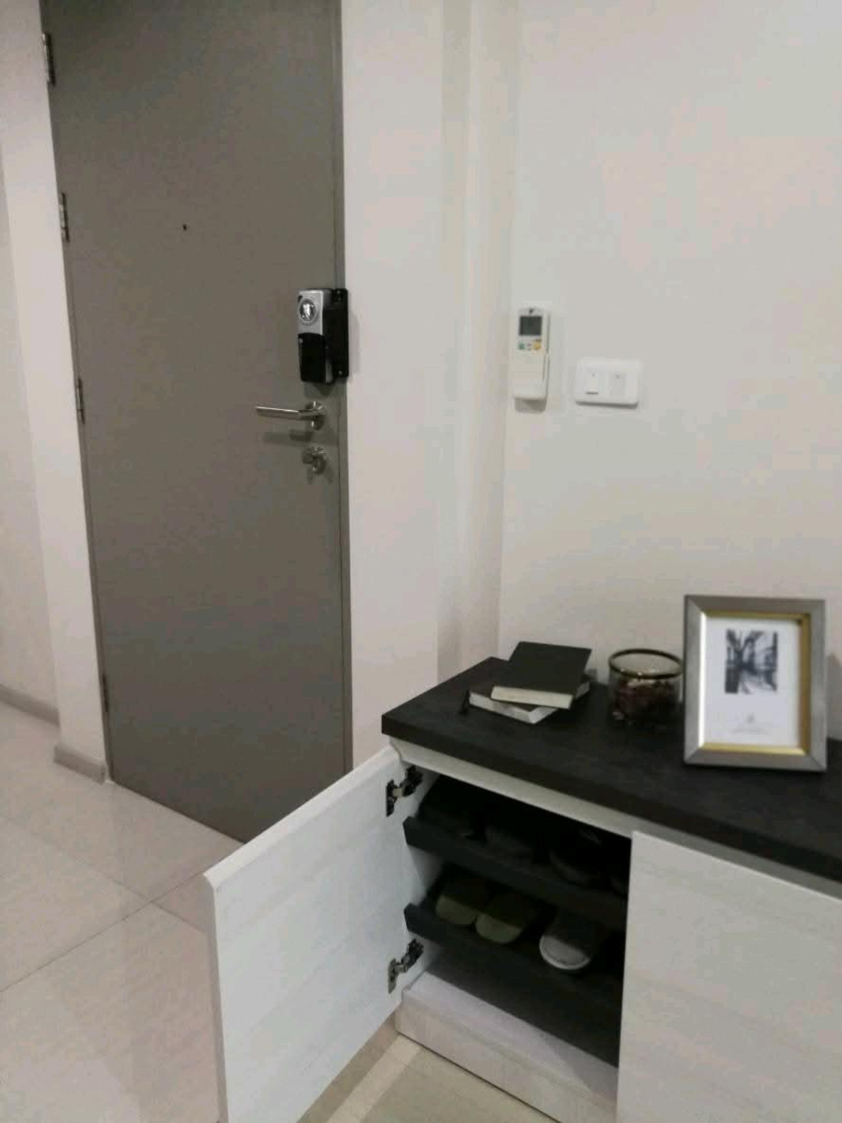 For RentCondoRatchadapisek, Huaikwang, Suttisan : ⏫ 🚇 Near MRT, only 550 m. Corner room | Open view, not next to other rooms | High privacy