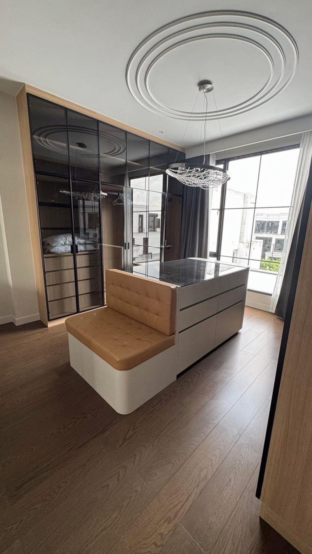 ให้เช่าบ้านพัฒนาการ ศรีนครินทร์ : ให้เช่าบ้านเดี่ยวหรู พร้อมสระว่ายน้ำส่วนตัวและลิฟต์ ย่านกรุงเทพกรีฑา บ้านใหม่ ใกล้โรงเรียนนานาชาติ