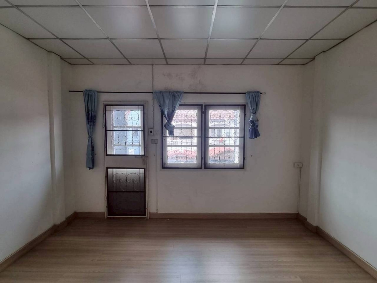 ให้เช่าทาวน์โฮมนนทบุรี บางใหญ่ บางบัวทอง : ให้เช่าทาวน์เฮาส์ 2 ชั้น หมู่บ้านเปี่ยมสุข