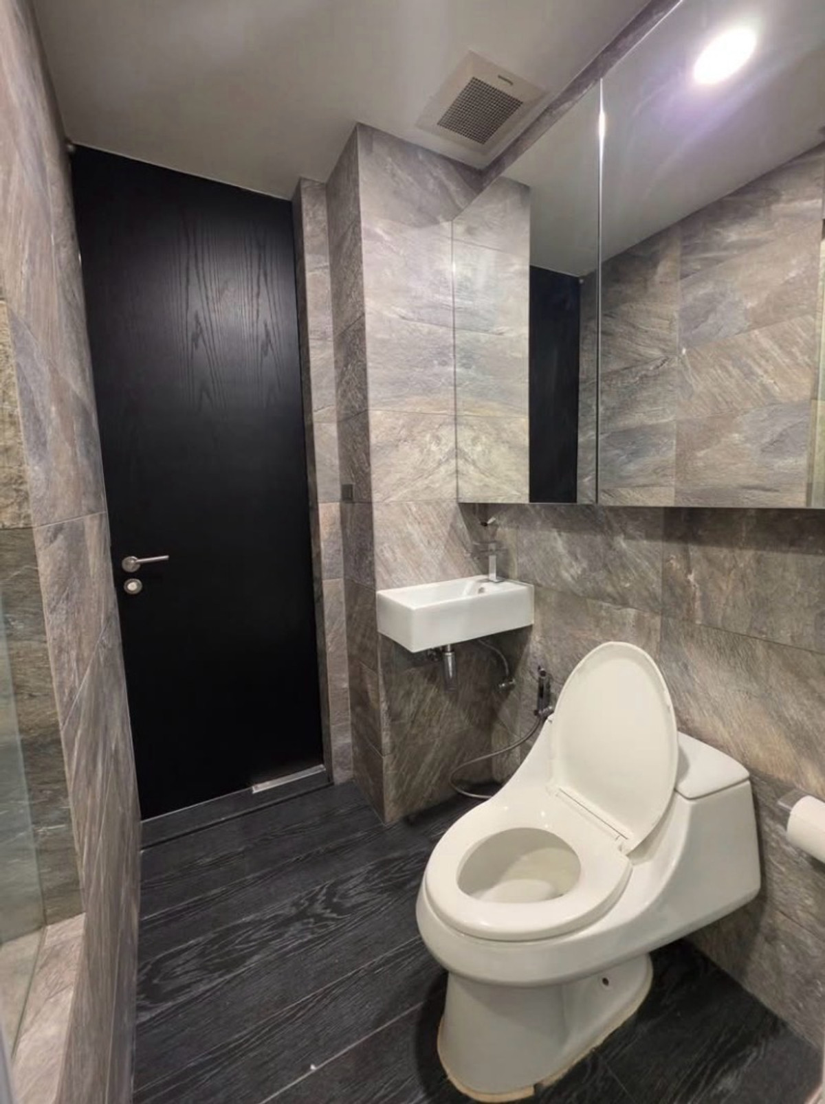 ให้เช่าคอนโดสะพานควาย จตุจักร : #R9683 🎉 220369 ให้เช่าคอนโด RHYTHM Phahon-Ari