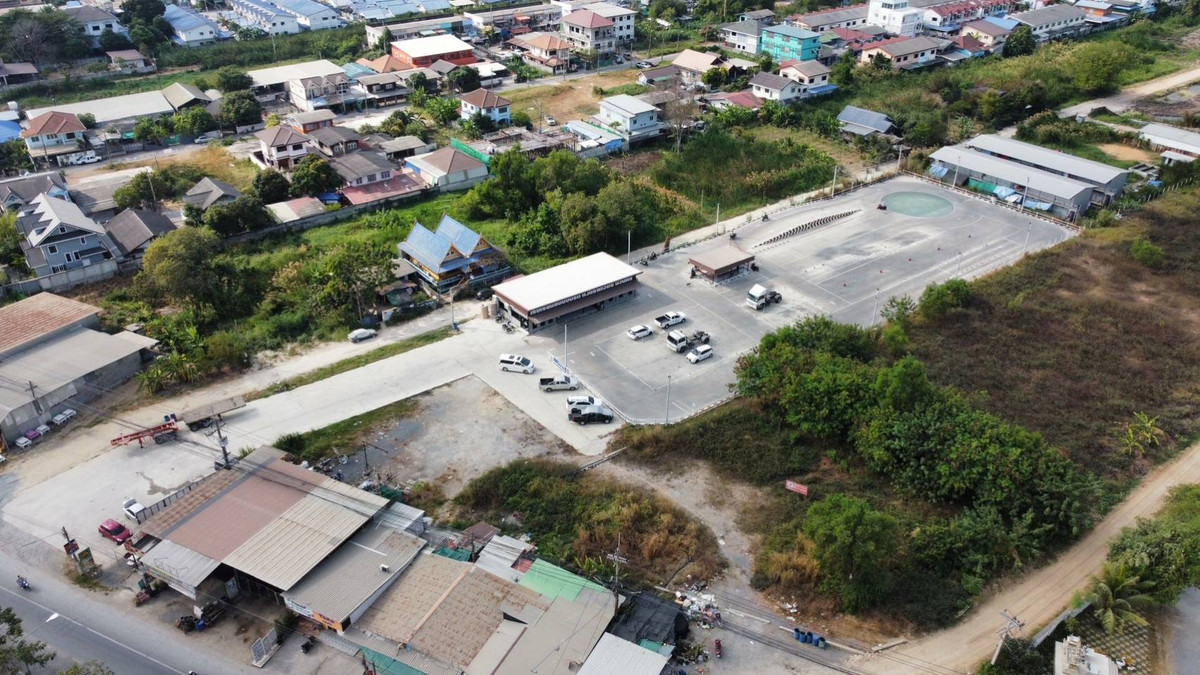 For RentLandPathum Thani,Rangsit, Thammasat : Land for rent, 2 rai, Pratunam Phra In. Suitable for housing for workers, warehouse.