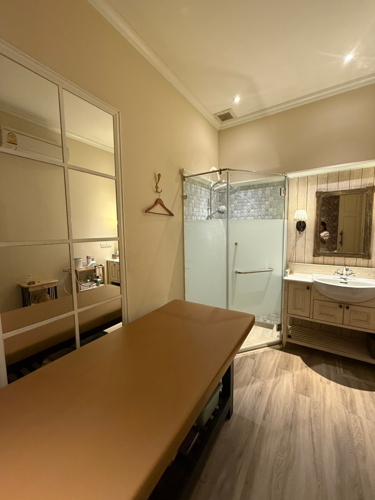 เซ้งร้านค้า/ตลาดนัดปิ่นเกล้า จรัญสนิทวงศ์ : เซ้งร้านทำเล็บ + สปา-นวด ราชพฤกษ์ เปิดมา 9 ปี ลูกค้าประจำแน่น  ในโครงการ Food Villa ราชพฤกษ์