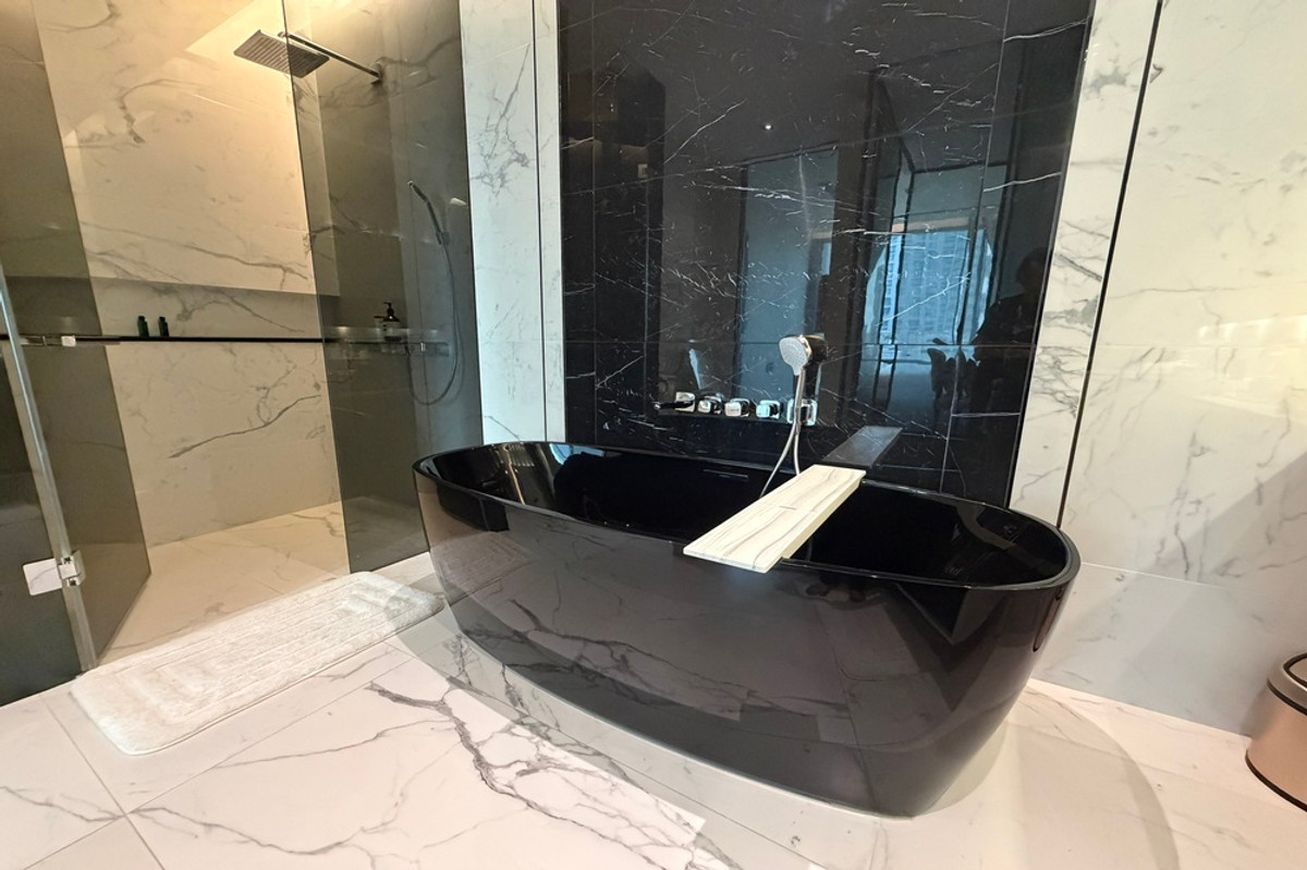 For SaleCondoSukhumvit, Asoke, Thonglor : 🔥 For Sale !! prime area, The Bangkok Thonglor, 2 bedroom, 2 bathroom, corner room, high floor !!🔥Code C20230102777 furnished, Special Deal!!📣📣