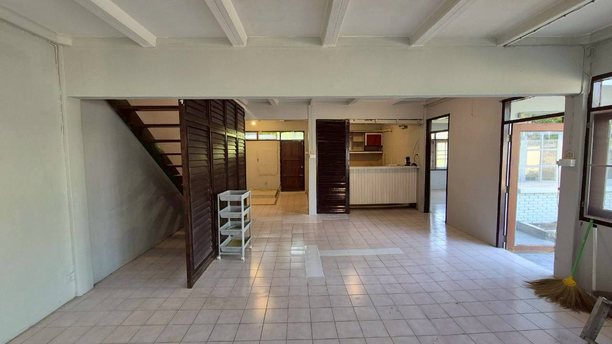 ให้เช่าบ้านเสรีไทย-นิด้า : ให้เช่าบ้านเดี่ยว 2 ชั้น เสรีไทย 57 - มีสวนข้างบ้านขนาดใหญ่