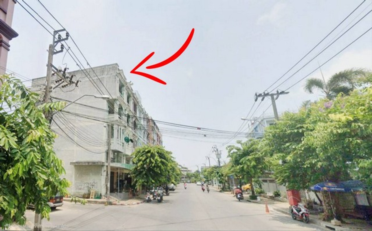 For SaleShop HouseEakachai, Bang Bon : Corner building for sale, commercial building, 1 unit, 4.5 floors, 17.4 sq m., next to Rama 2 Road, Soi 28, Intersection 32, Chom Thong, Bang Khun Thian, very good location.