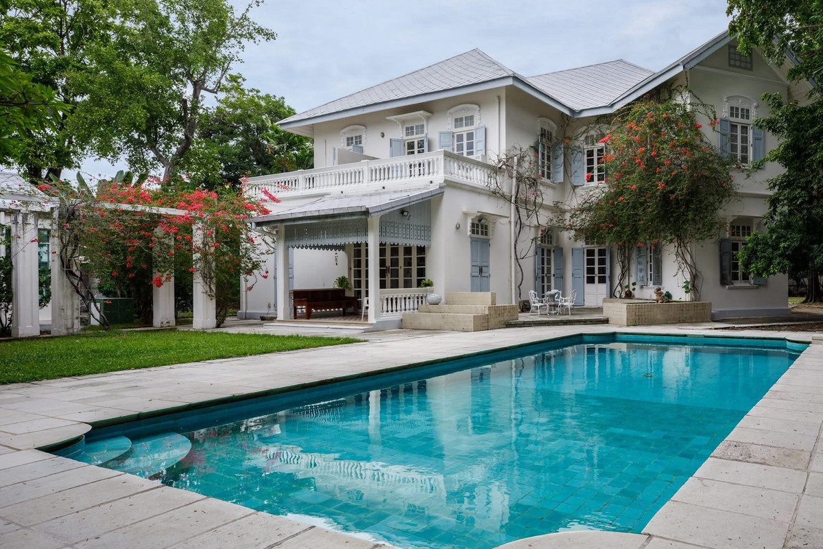 ขายบ้านพระราม 8 สามเสน ราชวัตร : ขายบ้านเดี่ยวสไตล์คลาสสิก พร้อมที่ดินผืนใหญ่ 1 ไร่ 2 งาน 67 ตารางวา ย่านดุสิต ใกล้รัฐสภาและตลาดราชวัตร
