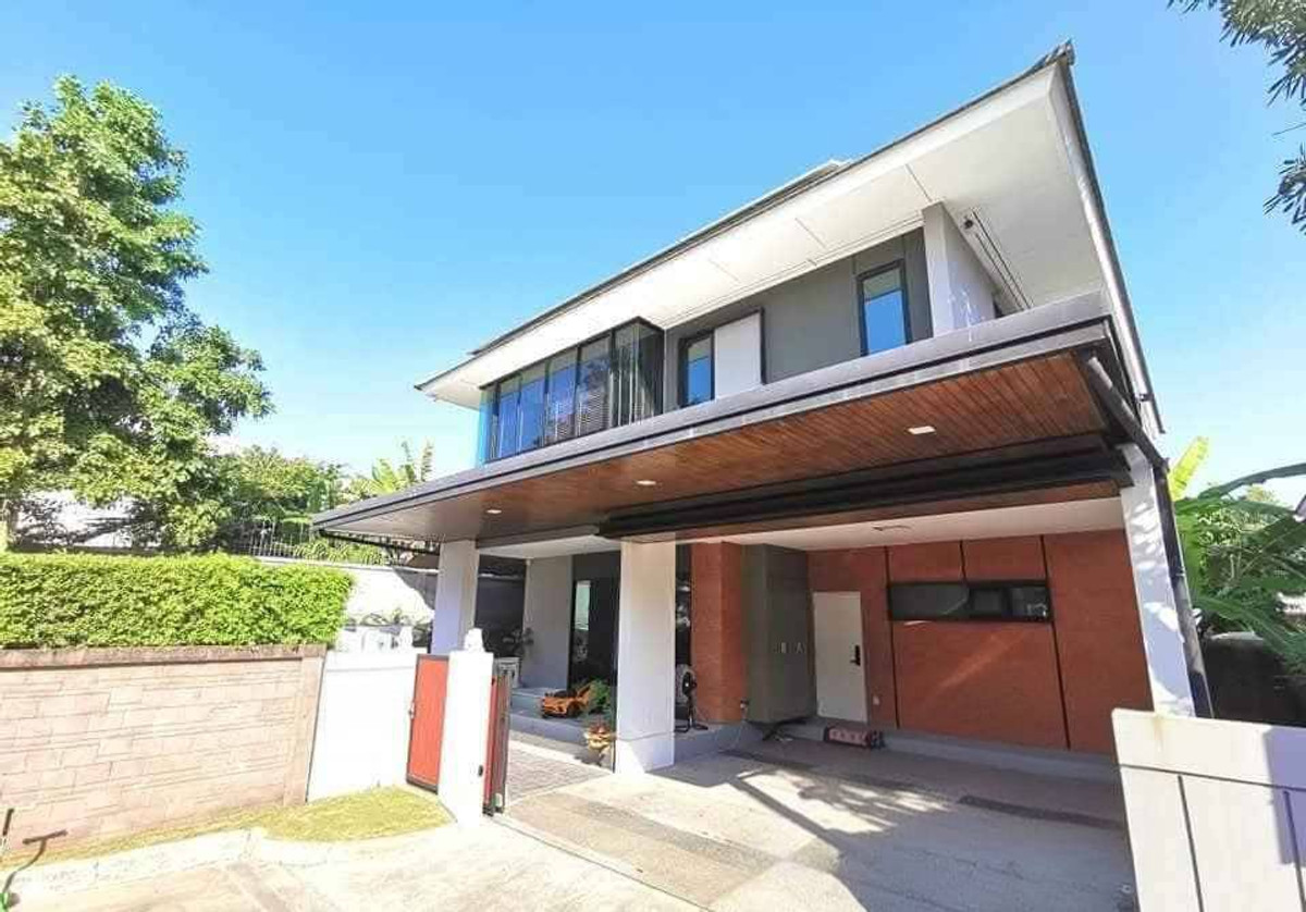 For RentHousePinklao, Charansanitwong : 2-story detached house for rent, Setthasiri Charan-Pinklao, corner house, beautifully decorated, ready to move in.