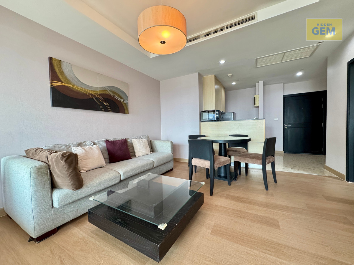 For RentCondoSathorn, Narathiwat : 🔥🔥Hot Deal🔥🔥 60 SQM / 1 bed 1 bath 1 work room | Sathorn Gardens 🔥