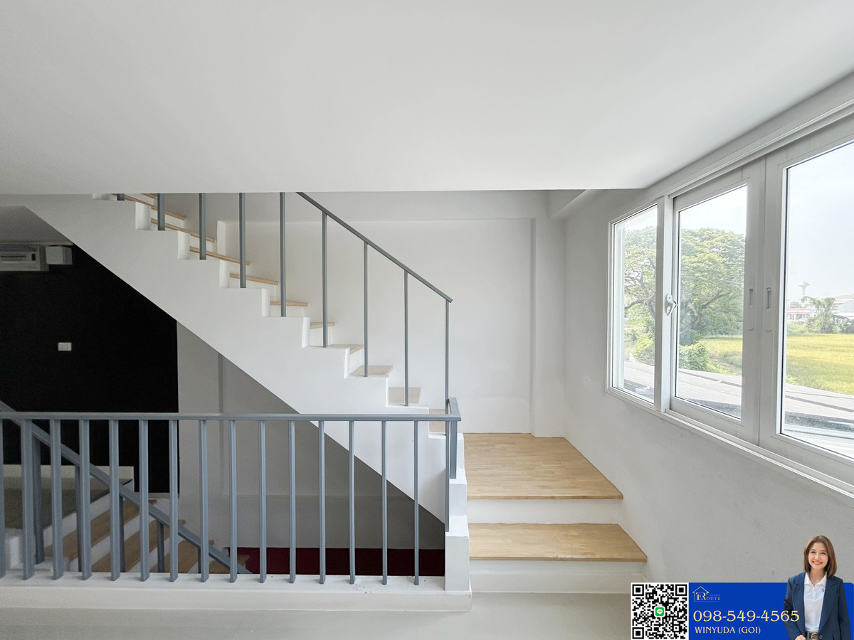 ขายอาคารพาณิชย์แจ้งวัฒนะ เมืองทอง : โฮมออฟฟิศ 3.5 ชั้น เมทโทร บิซทาวน์ แจ้งวัฒนะ 2 ติดถนนหอการค้าไทย อาคารพักอาศัยและทำธุรกิจ ร้านค้า