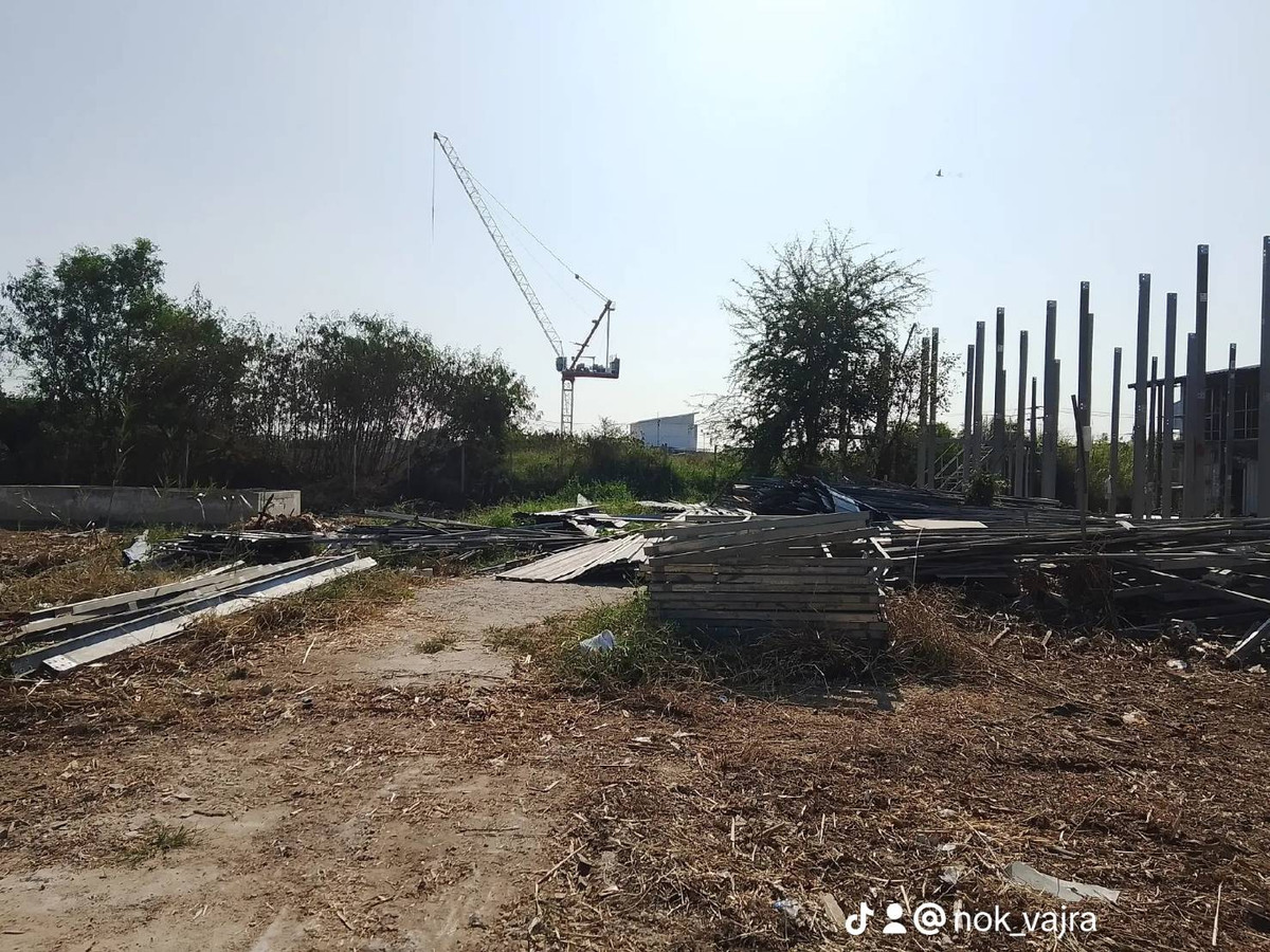 For RentLandPathum Thani,Rangsit, Thammasat : Land for rent, 2 rai, Pratunam Phra In. Suitable for housing for workers, warehouse.