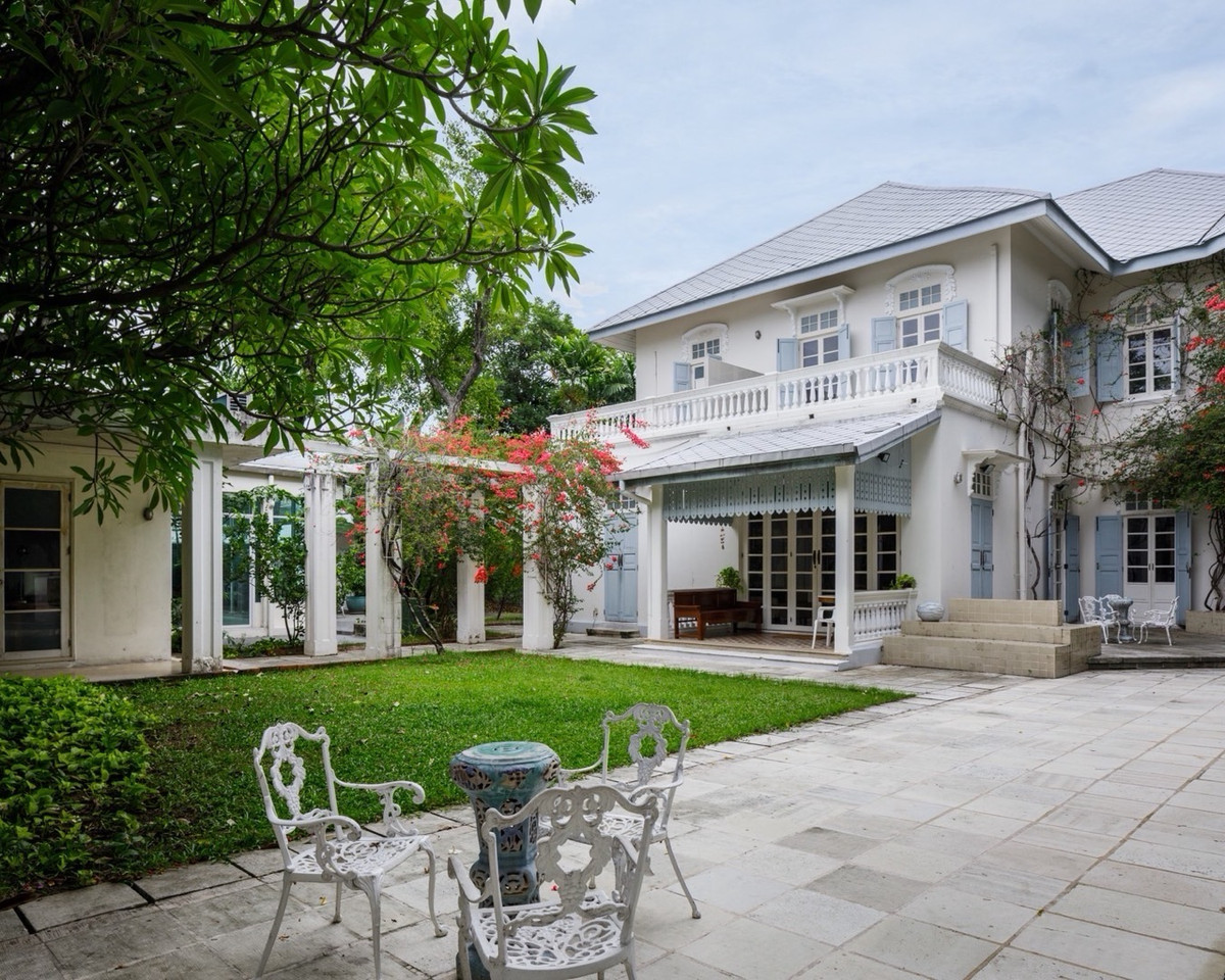 ขายบ้านพระราม 8 สามเสน ราชวัตร : ขายบ้านเดี่ยวสไตล์คลาสสิก พร้อมที่ดินผืนใหญ่ 1 ไร่ 2 งาน 67 ตารางวา ย่านดุสิต ใกล้รัฐสภาและตลาดราชวัตร
