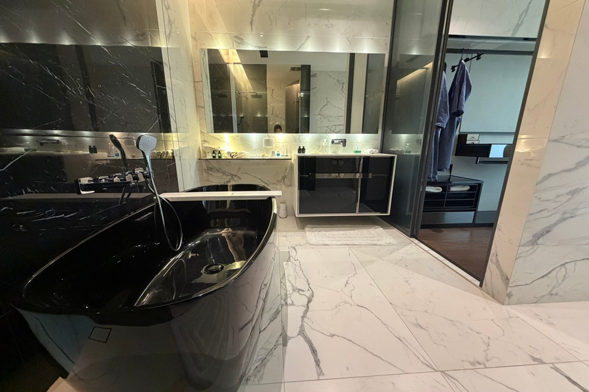 For SaleCondoSukhumvit, Asoke, Thonglor : 🔥 For Sale !! prime area, The Bangkok Thonglor, 2 bedroom, 2 bathroom, corner room, high floor !!🔥Code C20230102777 furnished, Special Deal!!📣📣