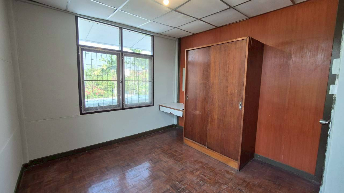 ให้เช่าบ้านเสรีไทย-นิด้า : ให้เช่าบ้านเดี่ยว 2 ชั้น เสรีไทย 57 - มีสวนข้างบ้านขนาดใหญ่