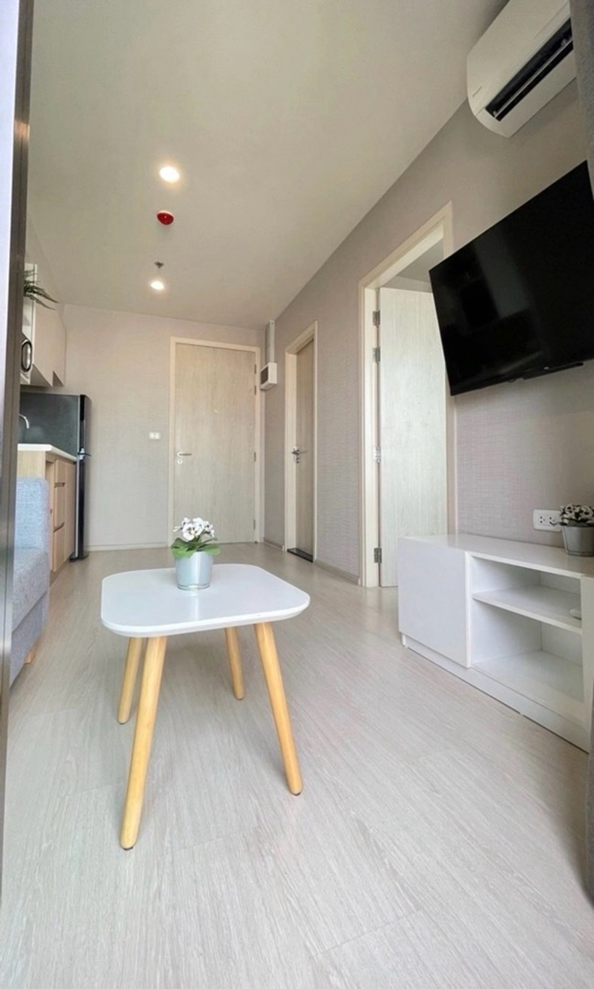 ให้เช่าคอนโดแจ้งวัฒนะ เมืองทอง : 📍โครงการ : Nue Noble Chaengwattana
🚝 อยู่ใกล้   : MRT สถานีเมืองทองธานี 100 เมตร
💵 ราคาเช่า : 10,500 บาท / เดือน