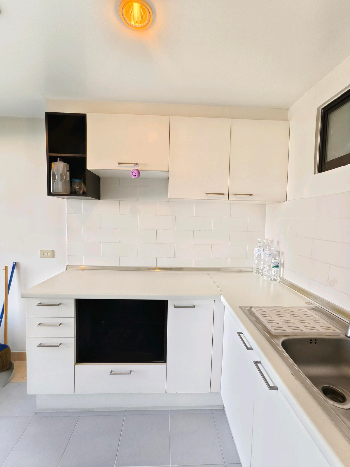 For SaleCondoSapankwai,Jatujak : Capital sale, corner condo, 2 bedrooms, 65 sq m, Lumpini Place Phahon - Saphan Khwai, 7th floor, east side!